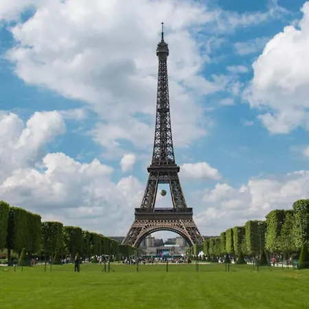 Near Des Invalides By Weekome * 파리